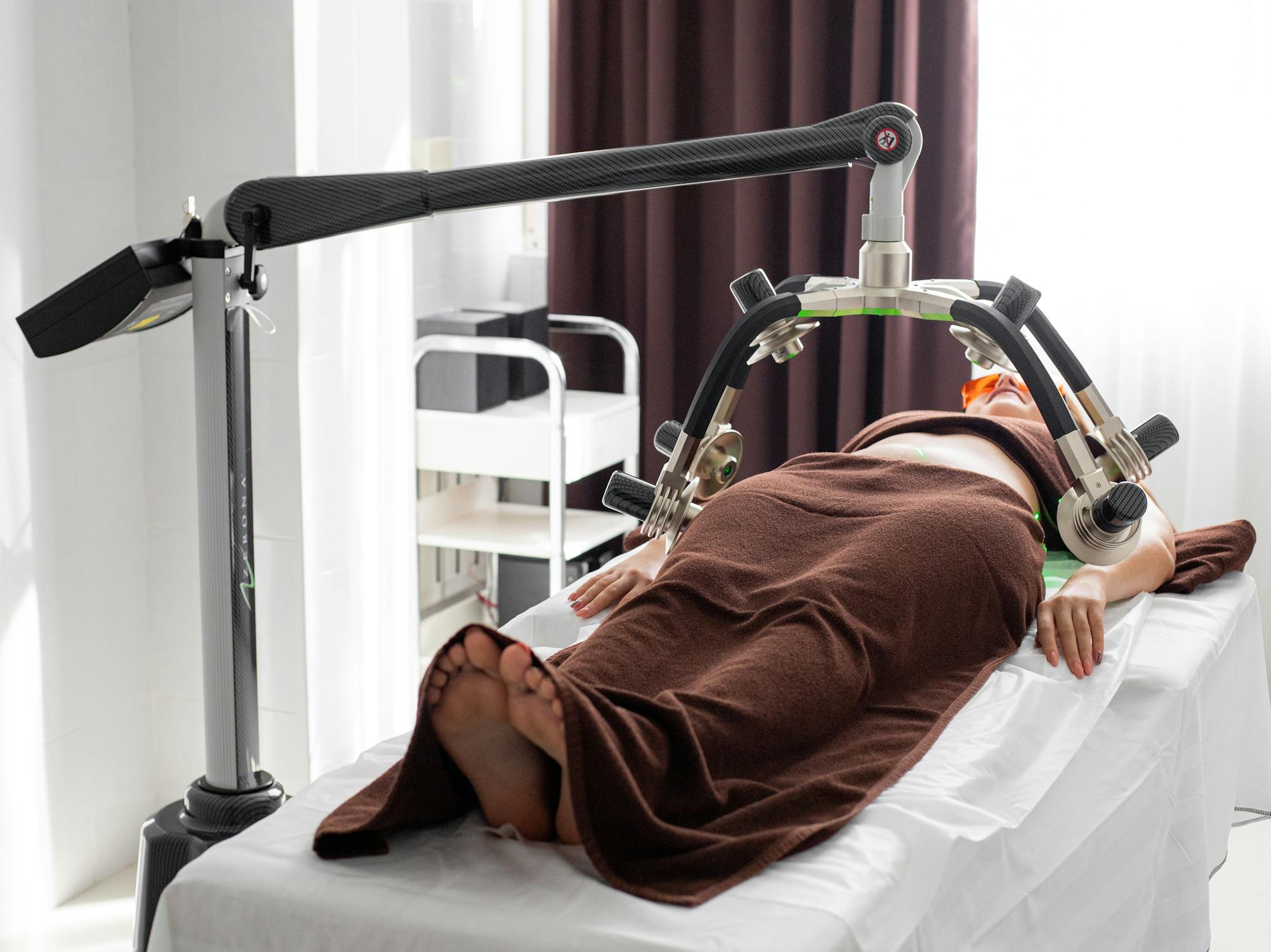 Non-Invasive Facelift, BBL & Tummy Tuck